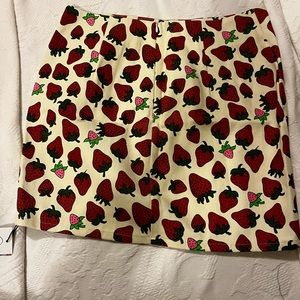 New with tags! Cider strawberry white mini skirt size medium